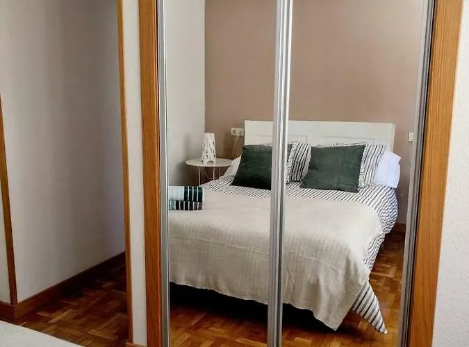 A Pocos Minutos Del Centro Con Parking Gratis En El Edificio Nº Registro Vu-74 Apartmán Salamanka