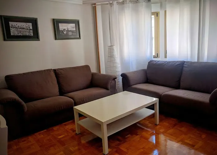 A Pocos Minutos Del Centro Con Parking Gratis En El Edificio Nº Registro Vu-74 Salamanka