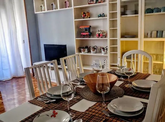 A Pocos Minutos Del Centro Con Parking Gratis En El Edificio Nº Registro Vu-74 Apartmán