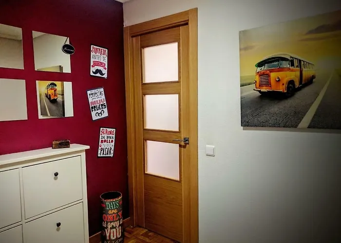 A Pocos Minutos Del Centro Con Parking Gratis En El Edificio Nº Registro Vu-74 *